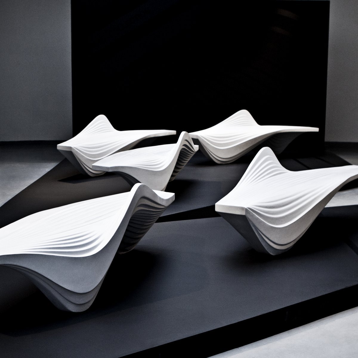 Zaha Hadid 冰塔座椅 SERAC BENCH 扎哈家具作品 玻璃鋼異型家具