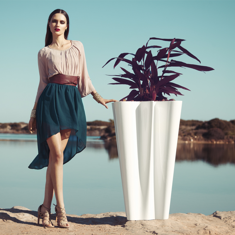 時(shí)尚玻璃鋼花盆花器 規(guī)格顏色可定制 高端家具 高品質(zhì) 質(zhì)量第一  家用商用家具設(shè)計(jì)