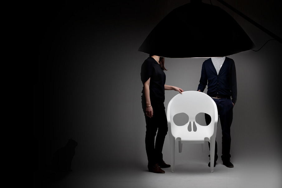 STQTVM Chair 玻璃鋼餐椅 臉孔臉譜椅 個性四孔骷髏椅 頭骨椅白色