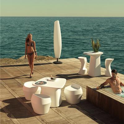 創(chuàng)意設(shè)計師家具 moma aire low 花園邊桌玻璃鋼戶外吧臺桌