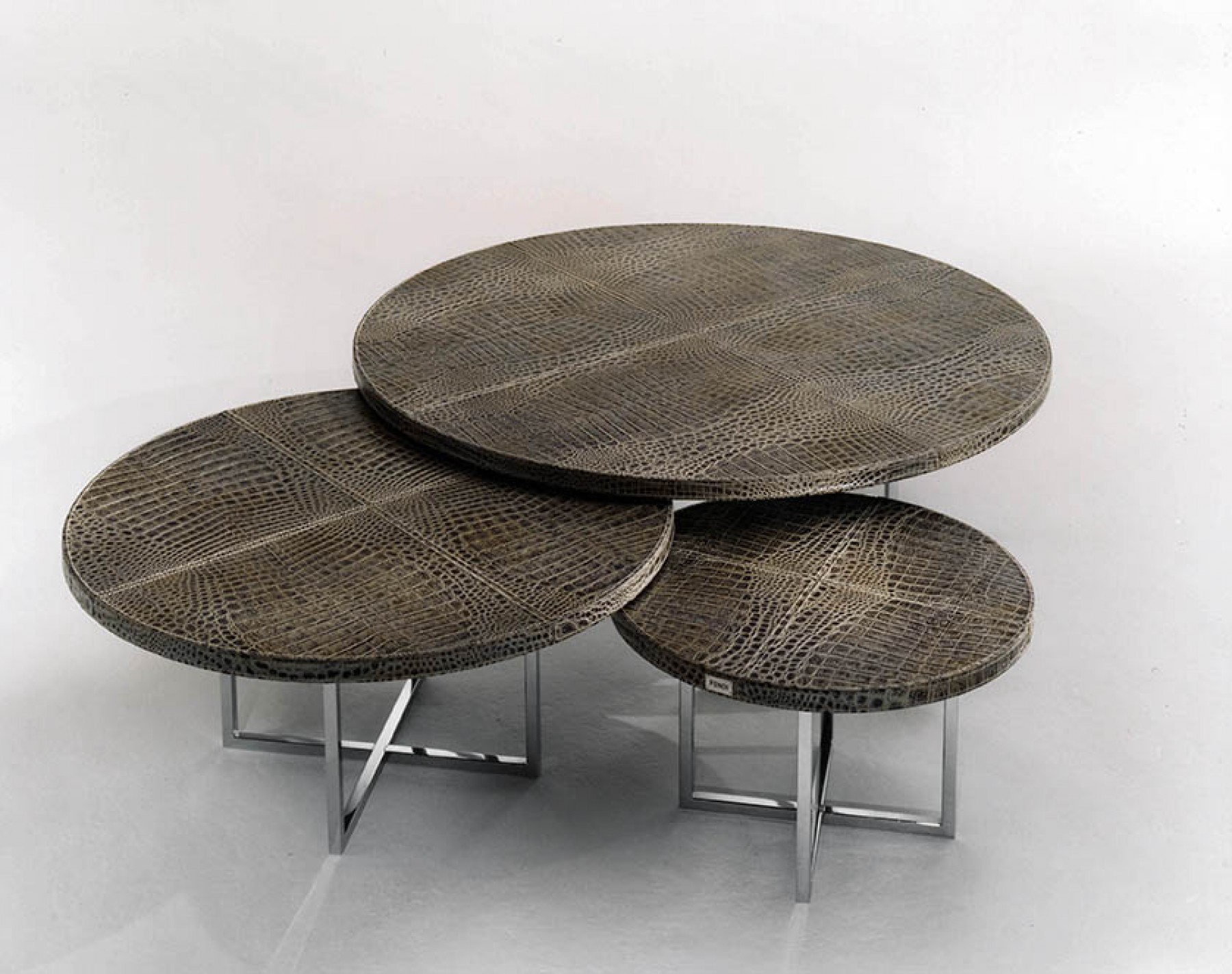 系列 茶幾 FENDI OLIMPIC ROUND可收納邊幾 五金木制桌子