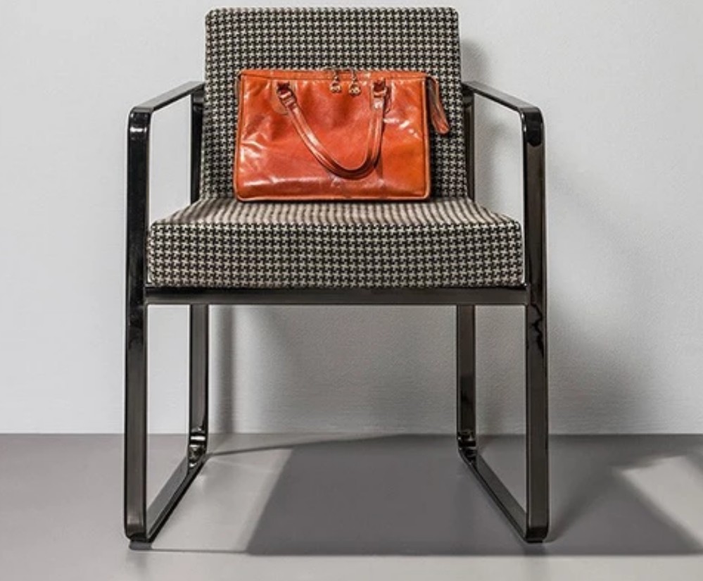 當(dāng)代休閑椅的Midj Afra扶手椅 餐椅休閑椅五金靠背軟包墊子椅